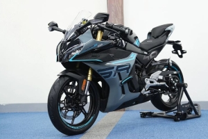 CFMOTO 450SR S - Sportbike mới với giá hơn 150 triệu đồng