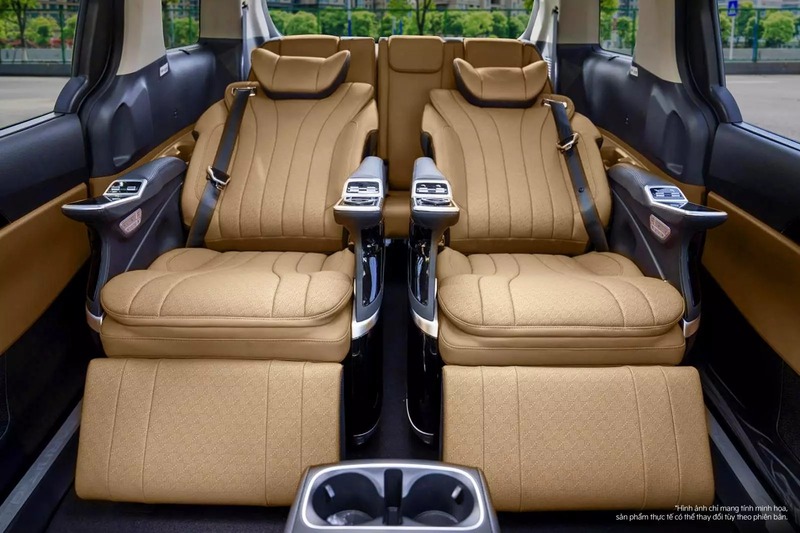 Hàng ghế 2 được thiết kế độc lập, tích hợp tư thế thư giãn không trọng lực