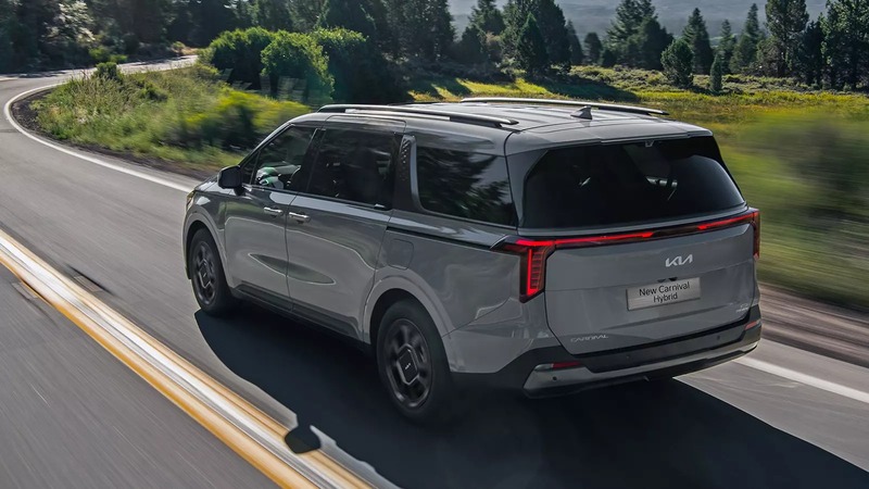 Xe sử dụng hệ truyền động hybrid kết hợp động cơ xăng 1.6L tăng áp