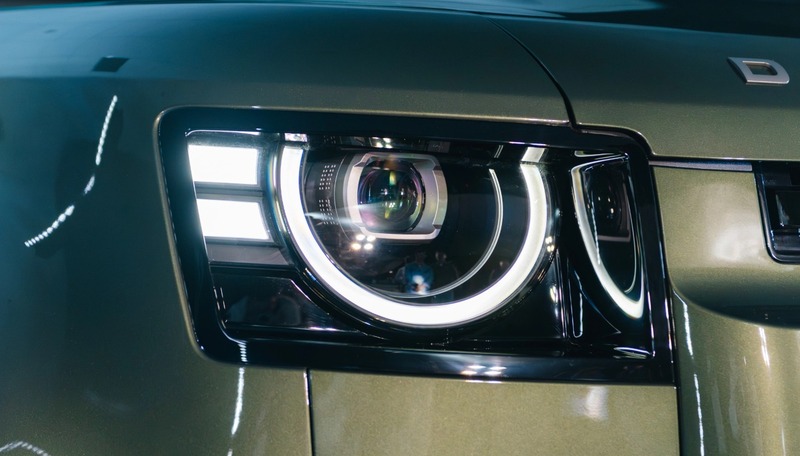 Cụm đèn pha LED Matrix vẫn giữ thiết kế hình tròn quen thuộc