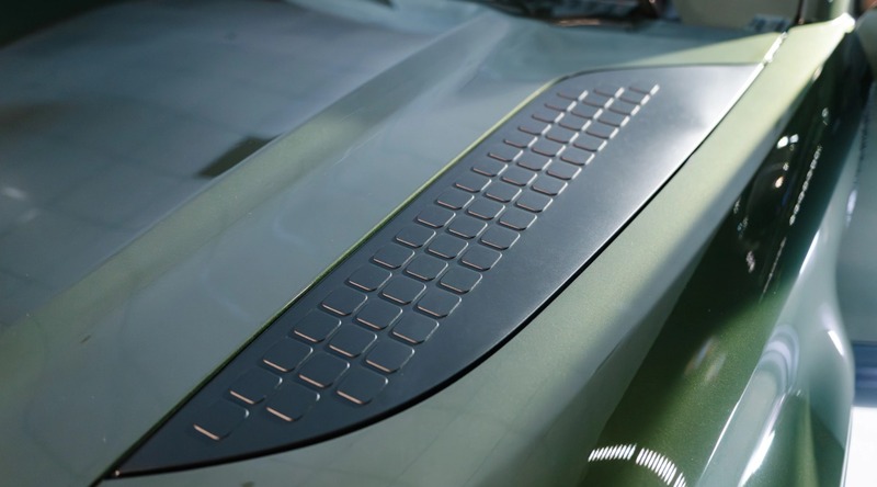 Nắp ca-pô trang trí họa tiết gân nổi hình quả trám