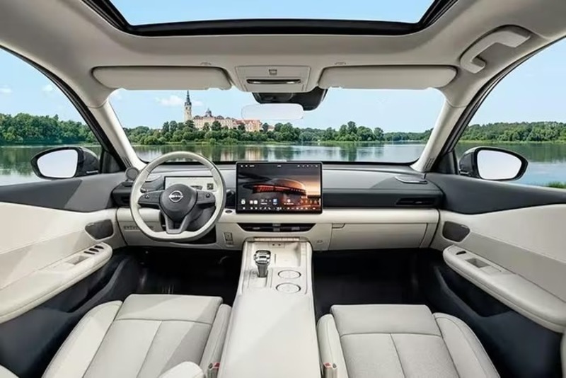 Xe có bố cục tương tự N6 và N7 với màn hình trung tâm lớn