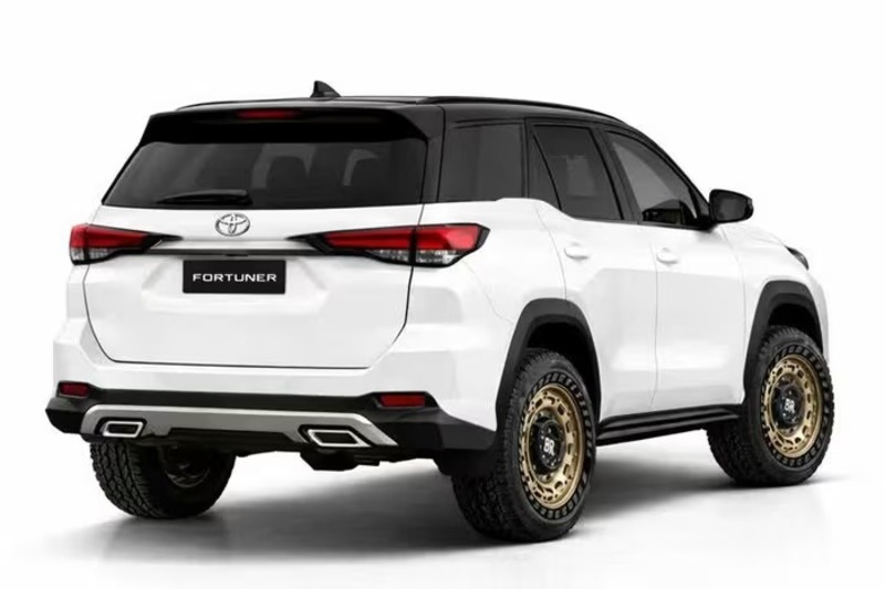 Đuôi xe có nhiều nét gợi liên tưởng đến Land Rover Discovery Sport 